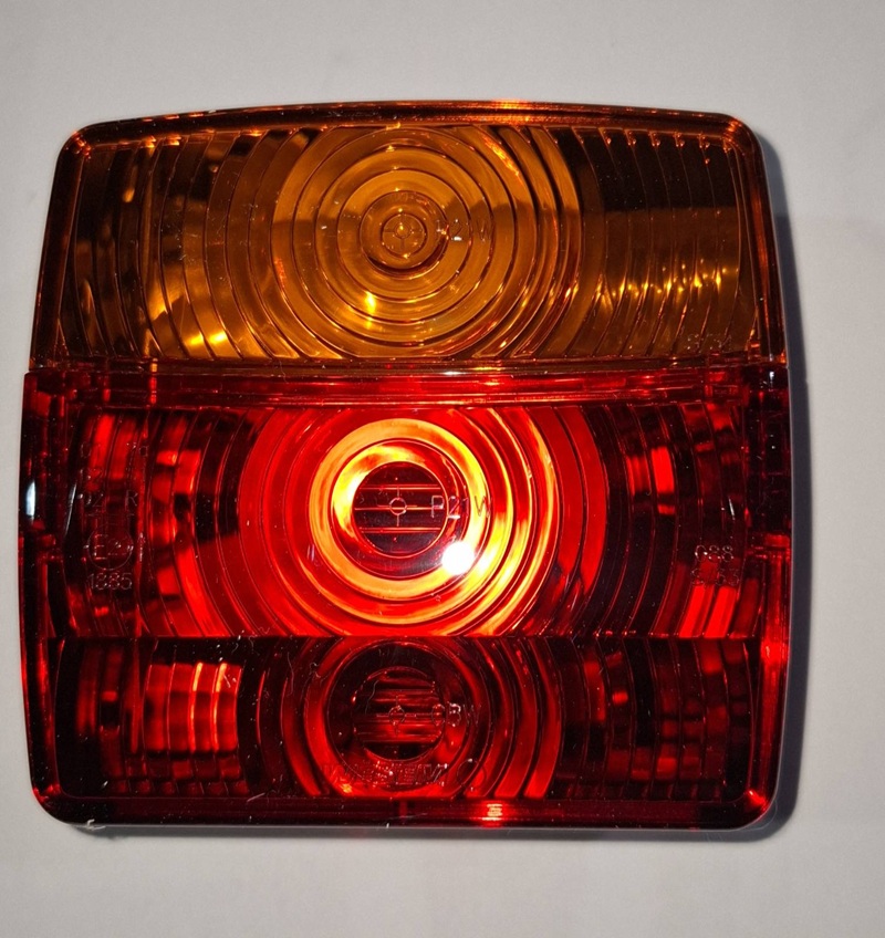 LAMPA ZA PRIKOLICU WESAM LAMPA ZA PRIKOLICU WESAM - Slika 1